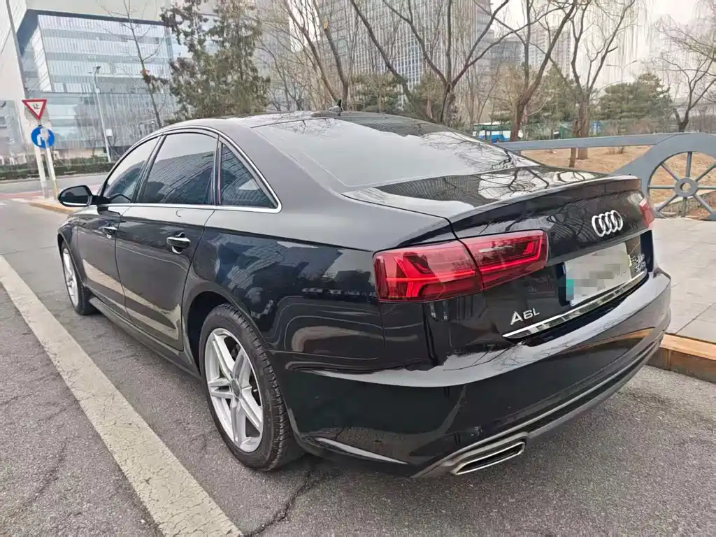 Audi A6L — фото 7