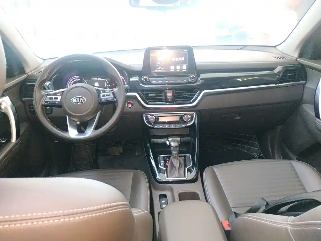 Kia Sportage — фото 10