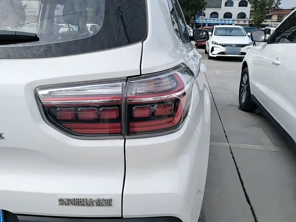Kia Sportage — фото 8