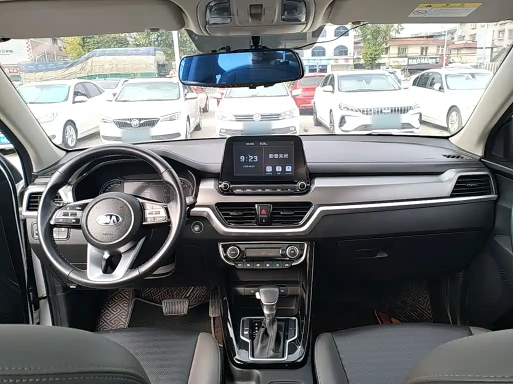 Kia Sportage — фото 10