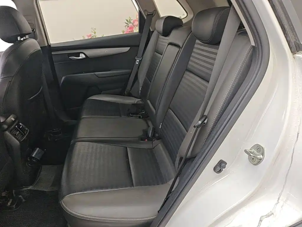 Kia Sportage — фото 13