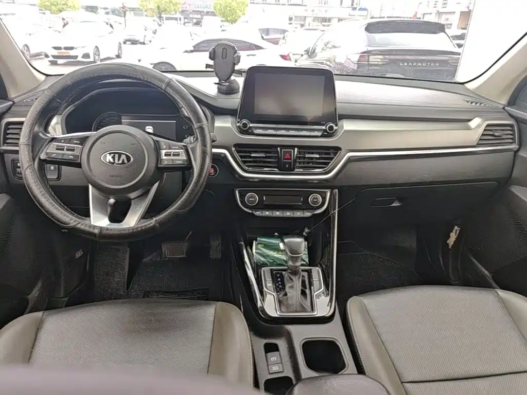 Kia Sportage — фото 6