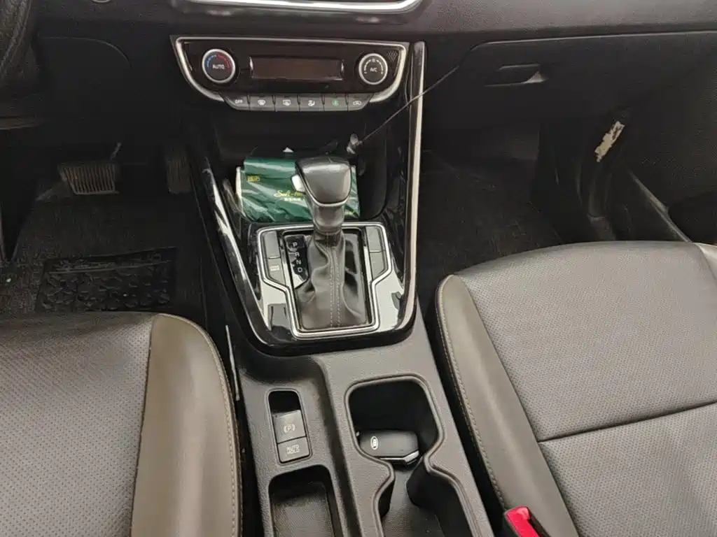 Kia Sportage — фото 10