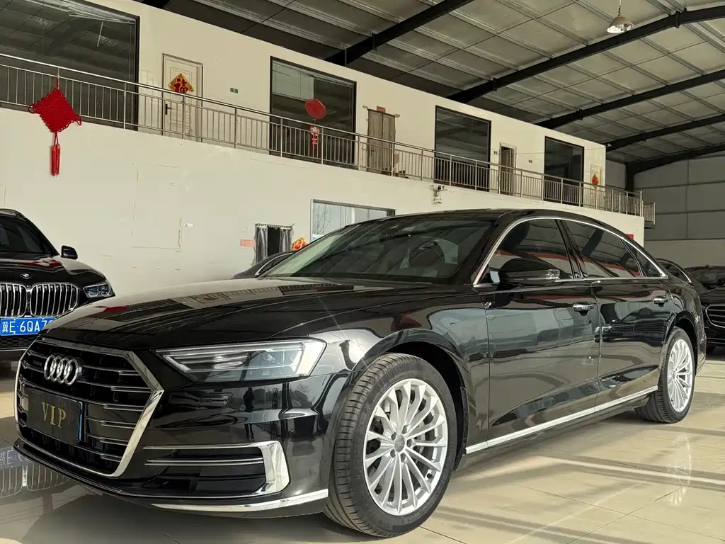 Audi A8 — фото 3