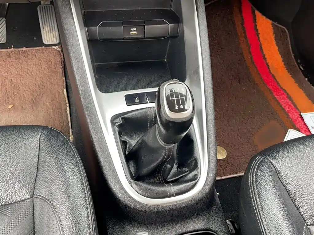 Kia Forte — фото 17