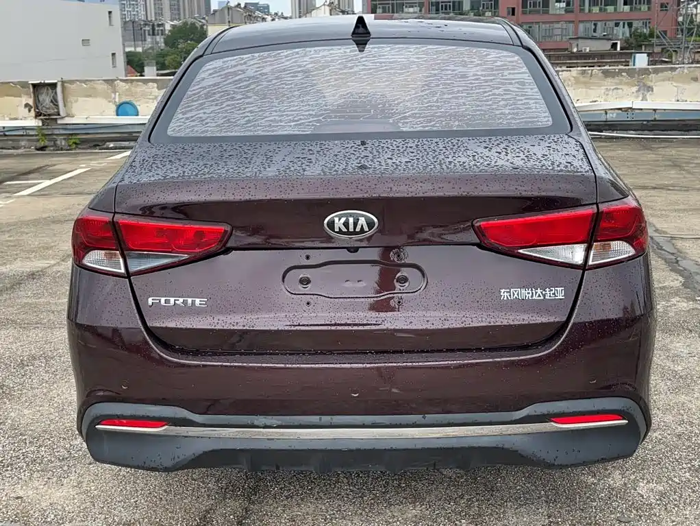 Kia Forte — фото 5