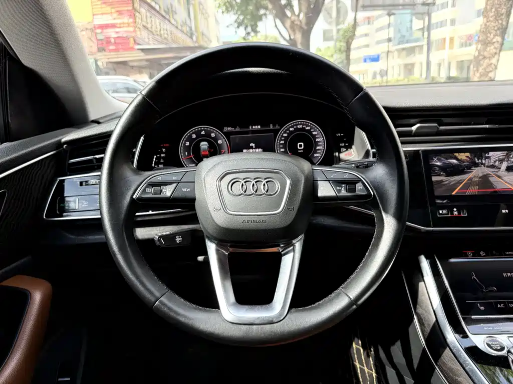Audi Q8 — фото 11