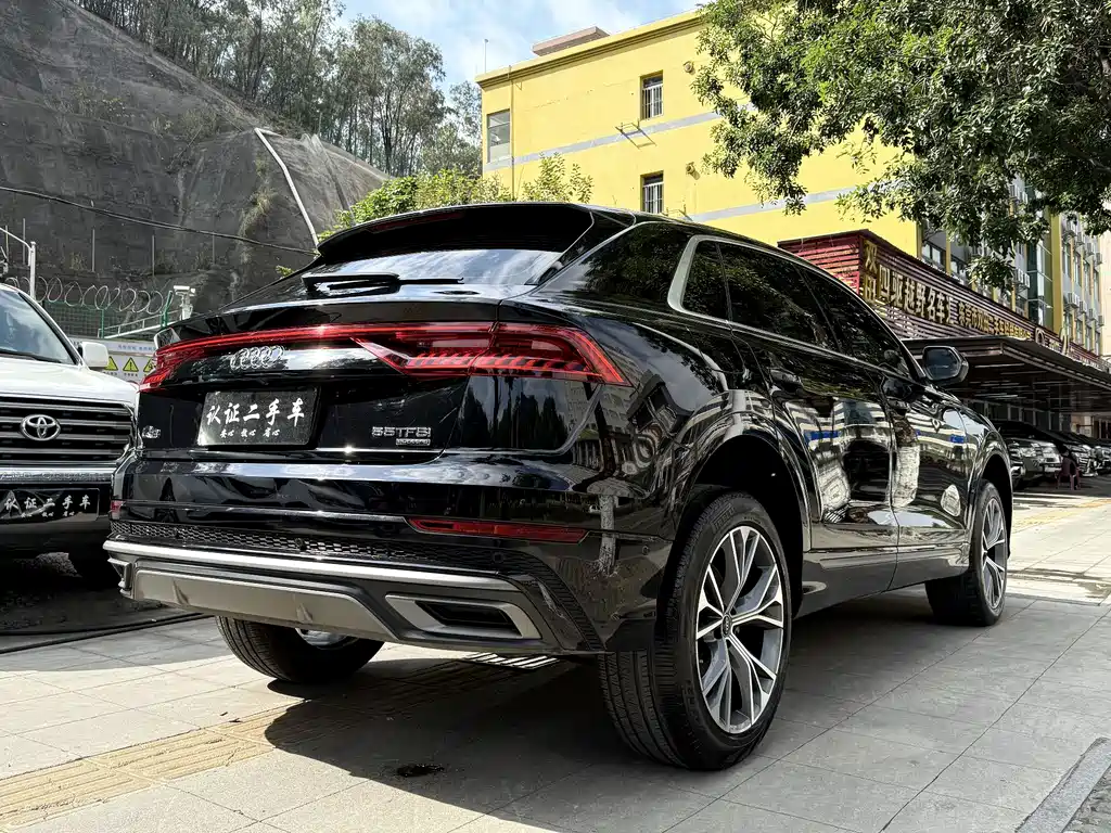 Audi Q8 — фото 5