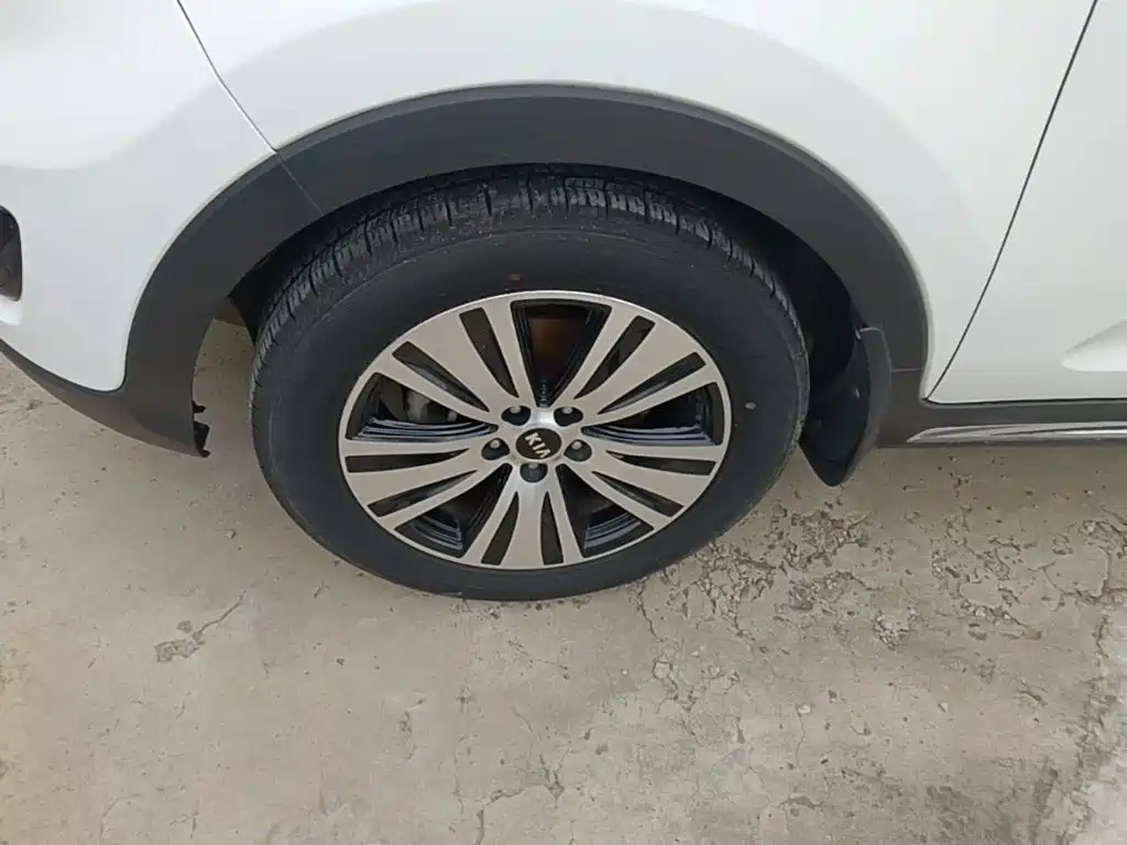 Kia Sportage — фото 23