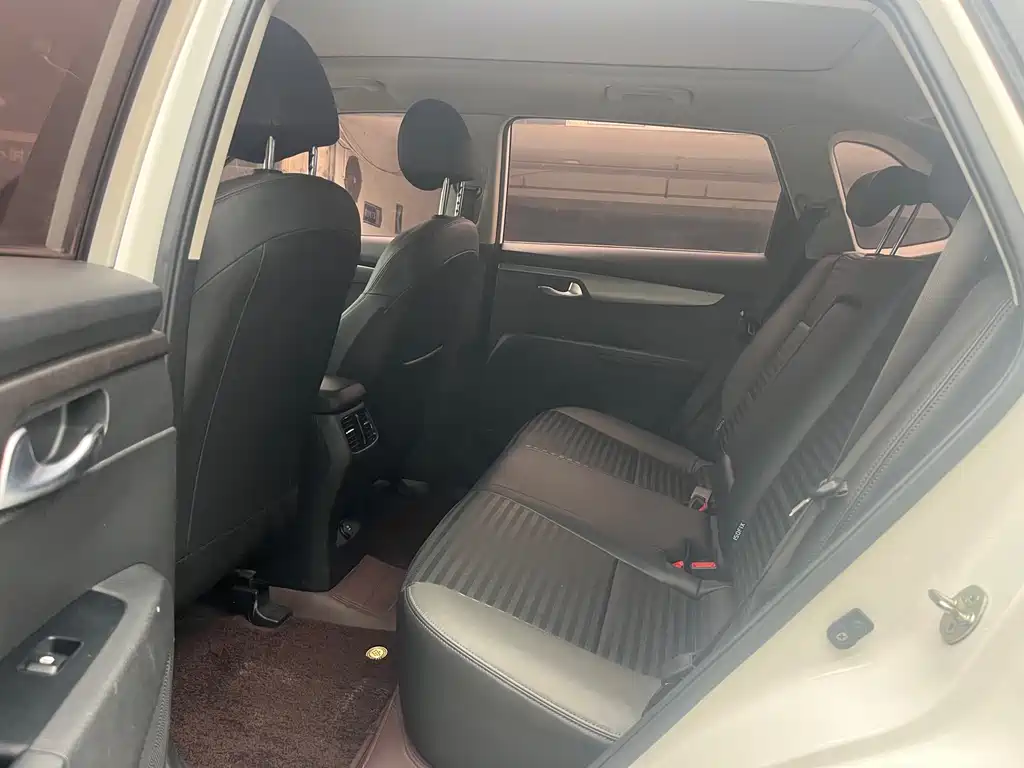 Kia Sportage — фото 5