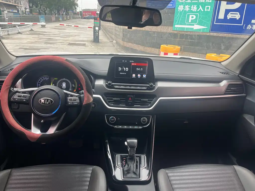 Kia Sportage — фото 6