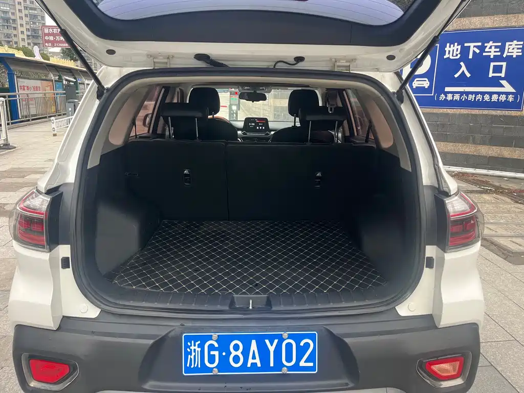 Kia Sportage — фото 8