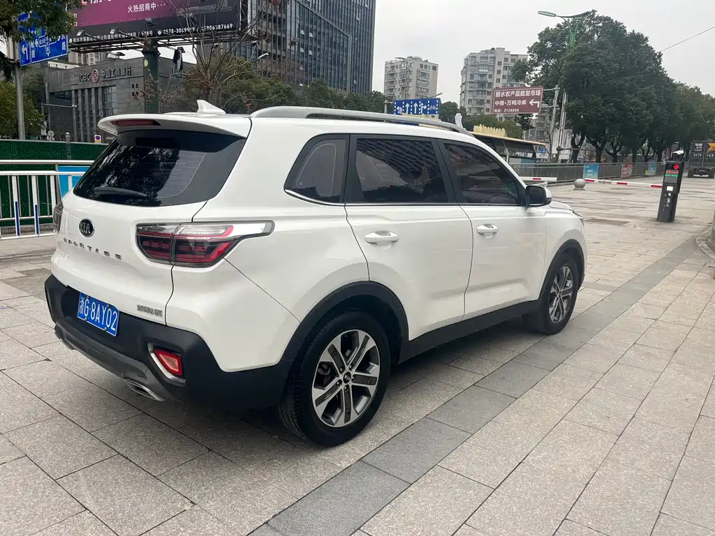 Kia Sportage — фото 10