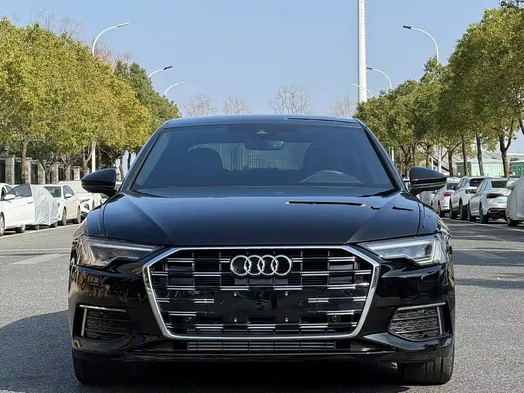 Audi A6L — фото 2