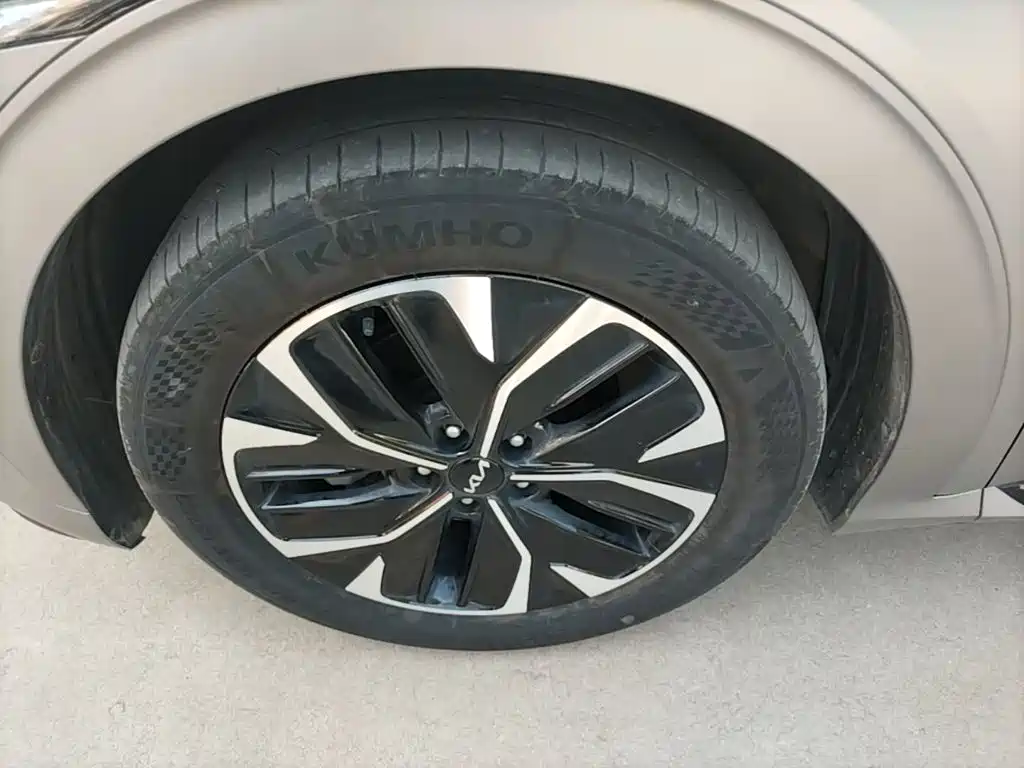 Kia EV6 — фото 23