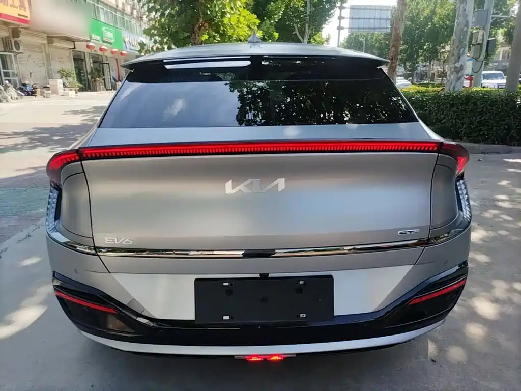 Kia EV6 — фото 6