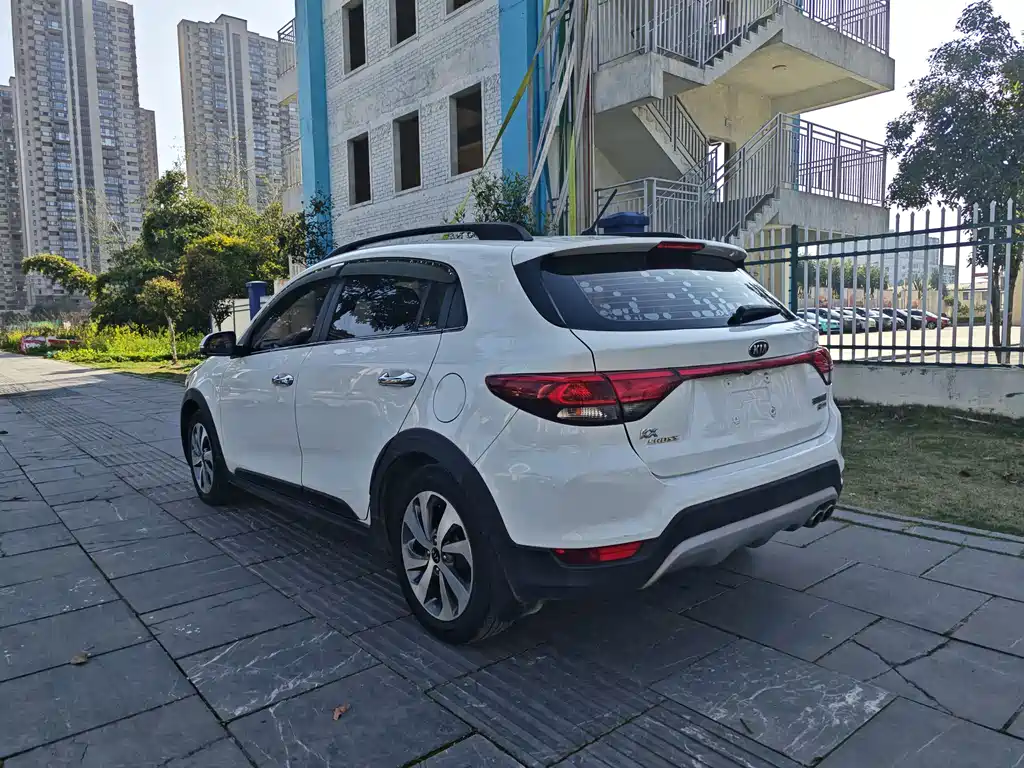 Kia KX Cross — фото 10