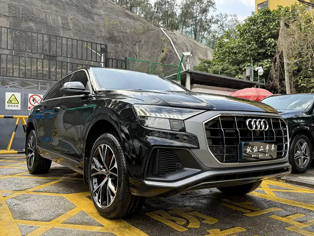 Audi Q8 — фото 4