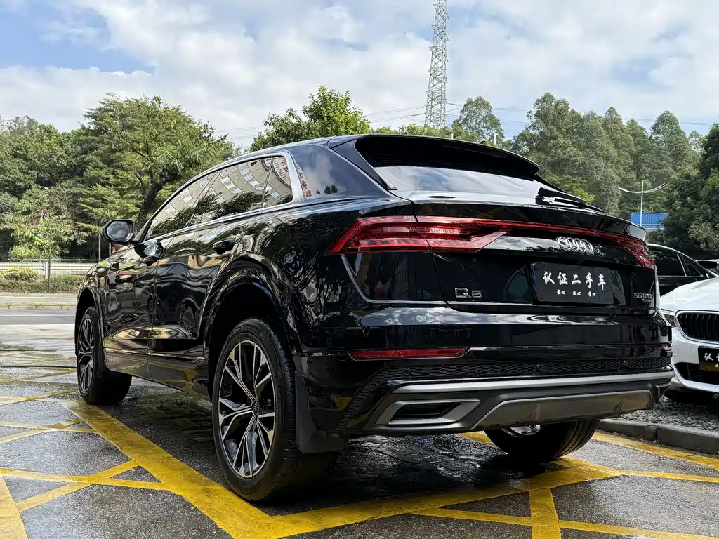 Audi Q8 — фото 5