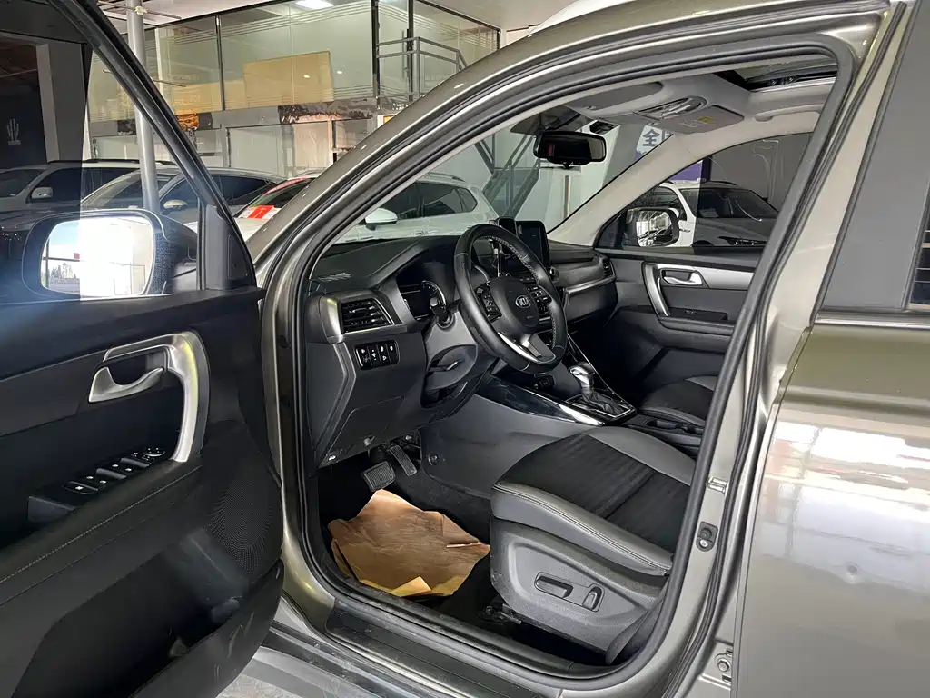 Kia Sportage — фото 6