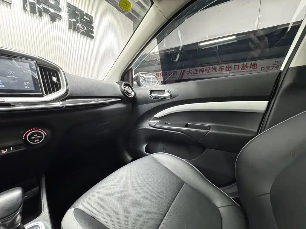 Kia KX1 — фото 21