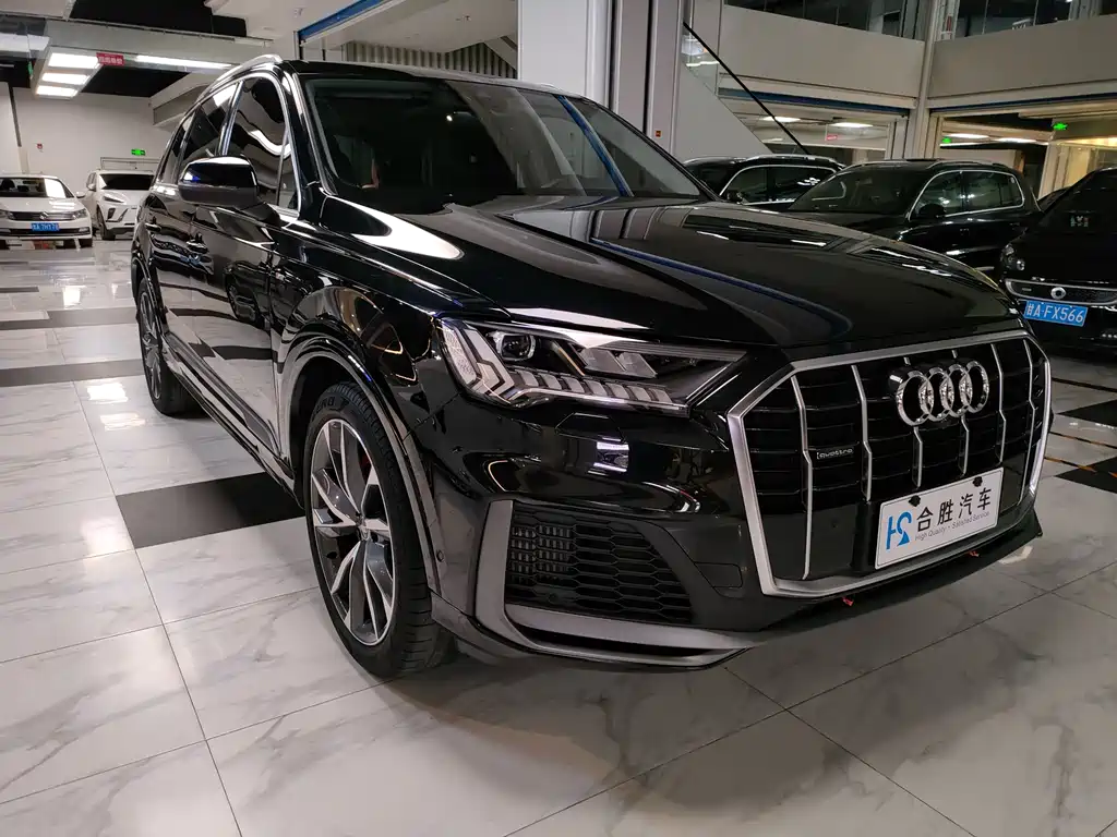 Audi Q7 — фото 6