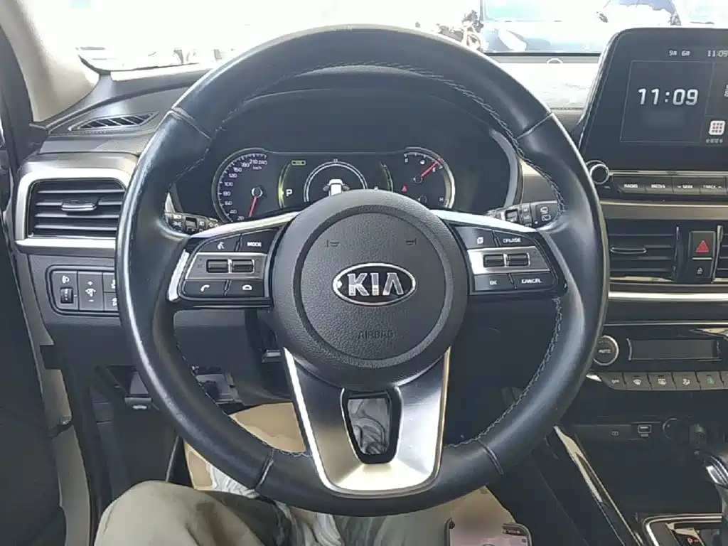 Kia Sportage — фото 11