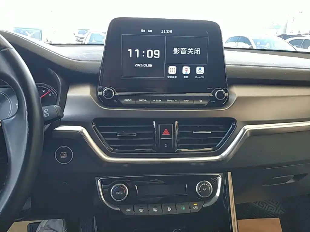 Kia Sportage — фото 13