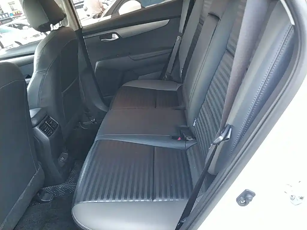 Kia Sportage — фото 17