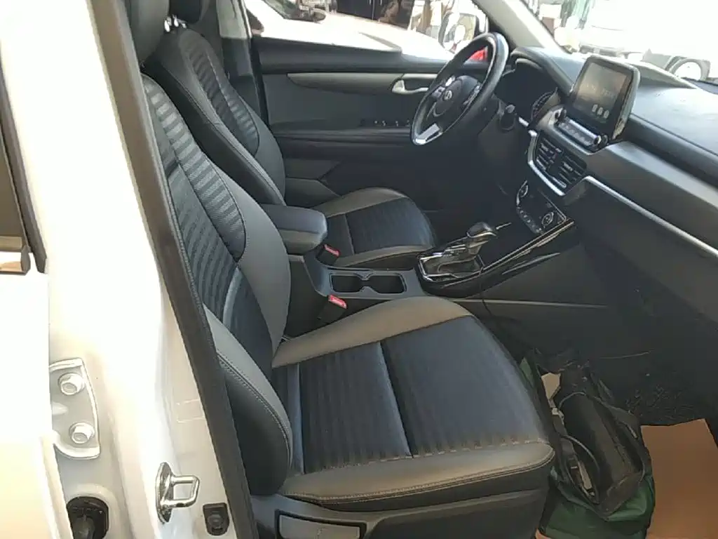 Kia Sportage — фото 25