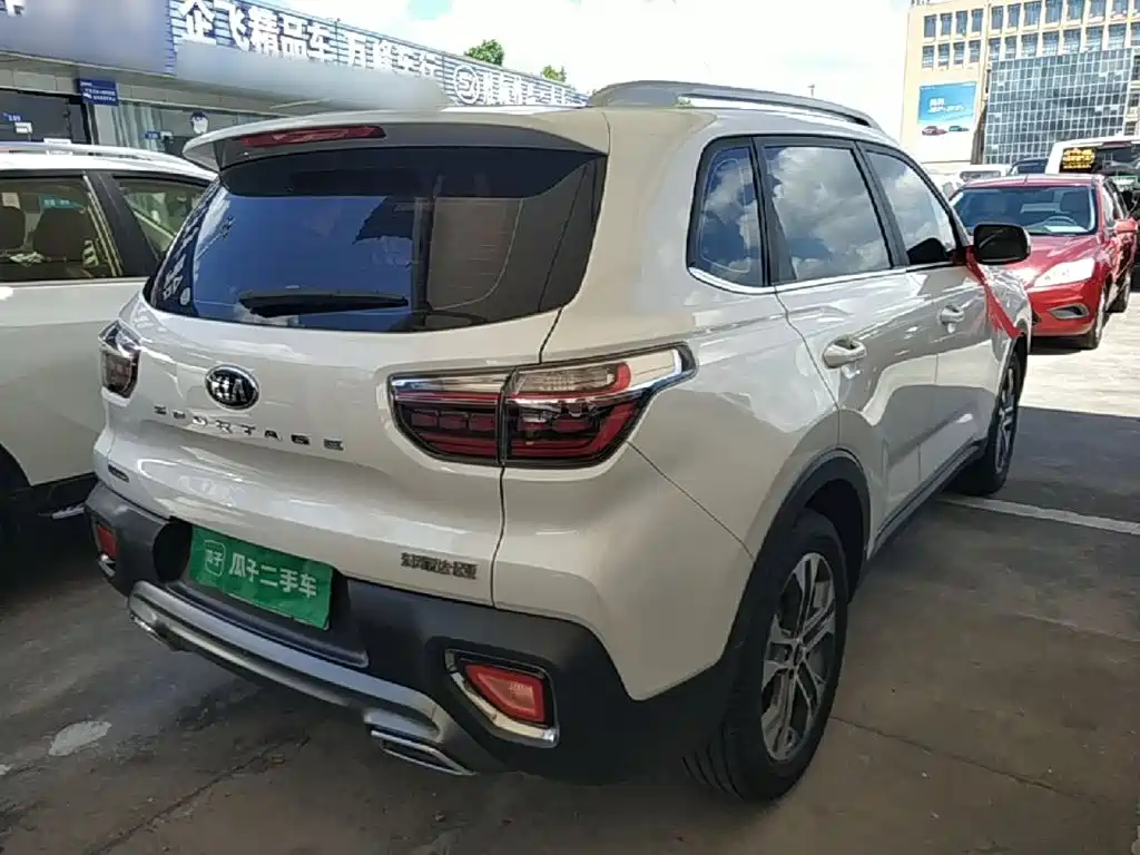Kia Sportage — фото 7