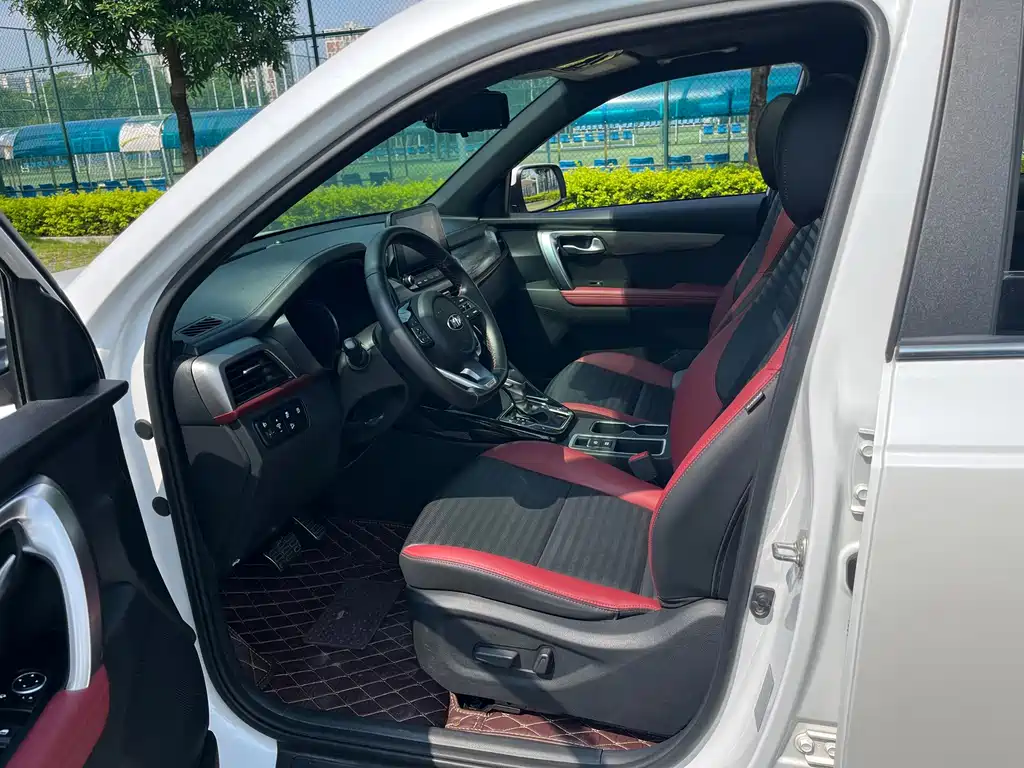 Kia Sportage — фото 8