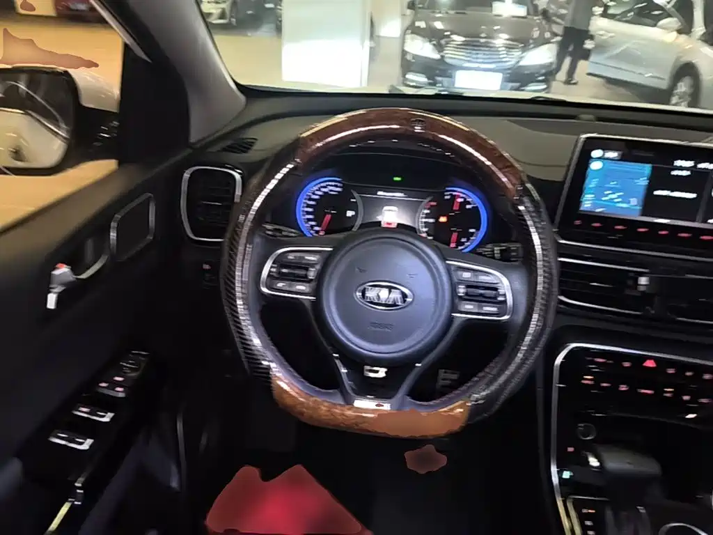 Kia KX5 — фото 11