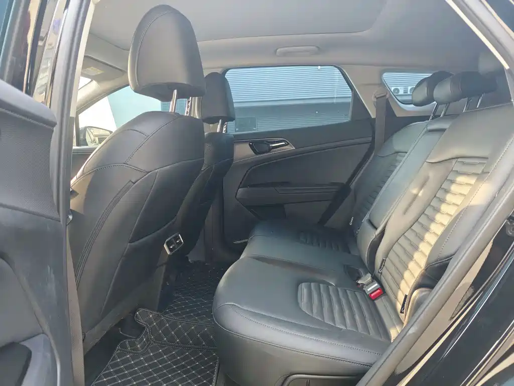 Kia Sportage — фото 8