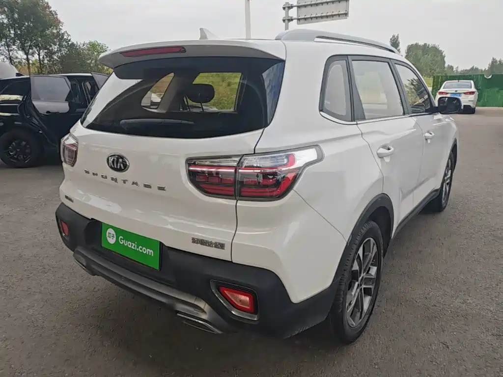 Kia Sportage — фото 7