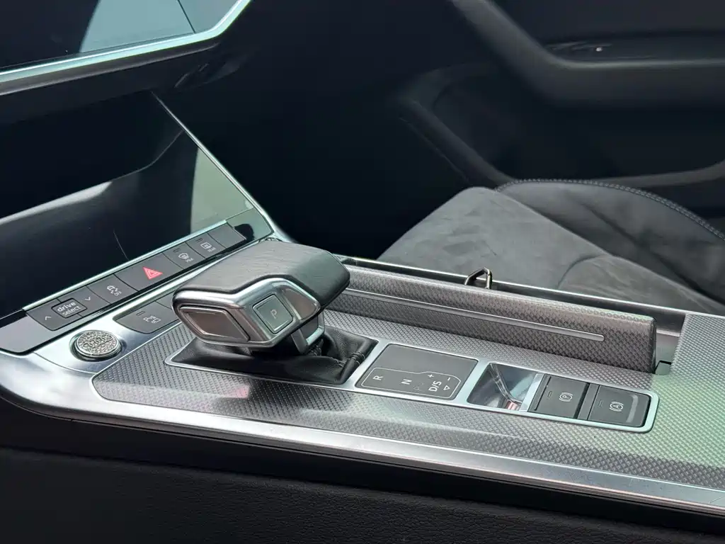 Audi A6L — фото 14