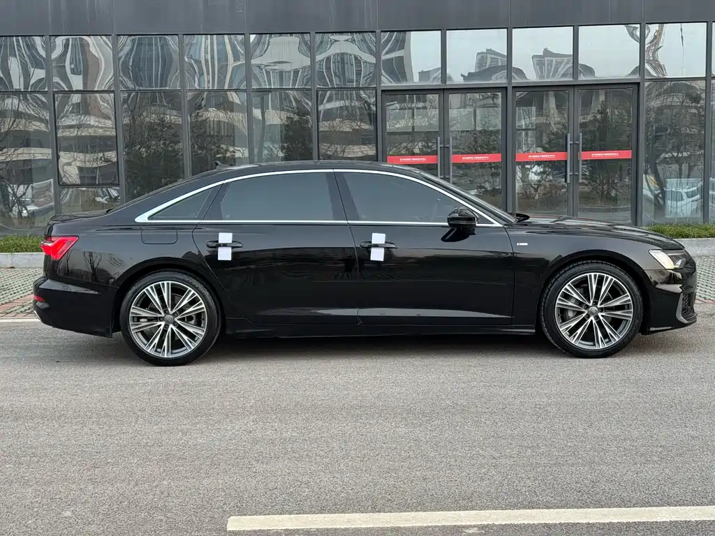 Audi A6L — фото 7