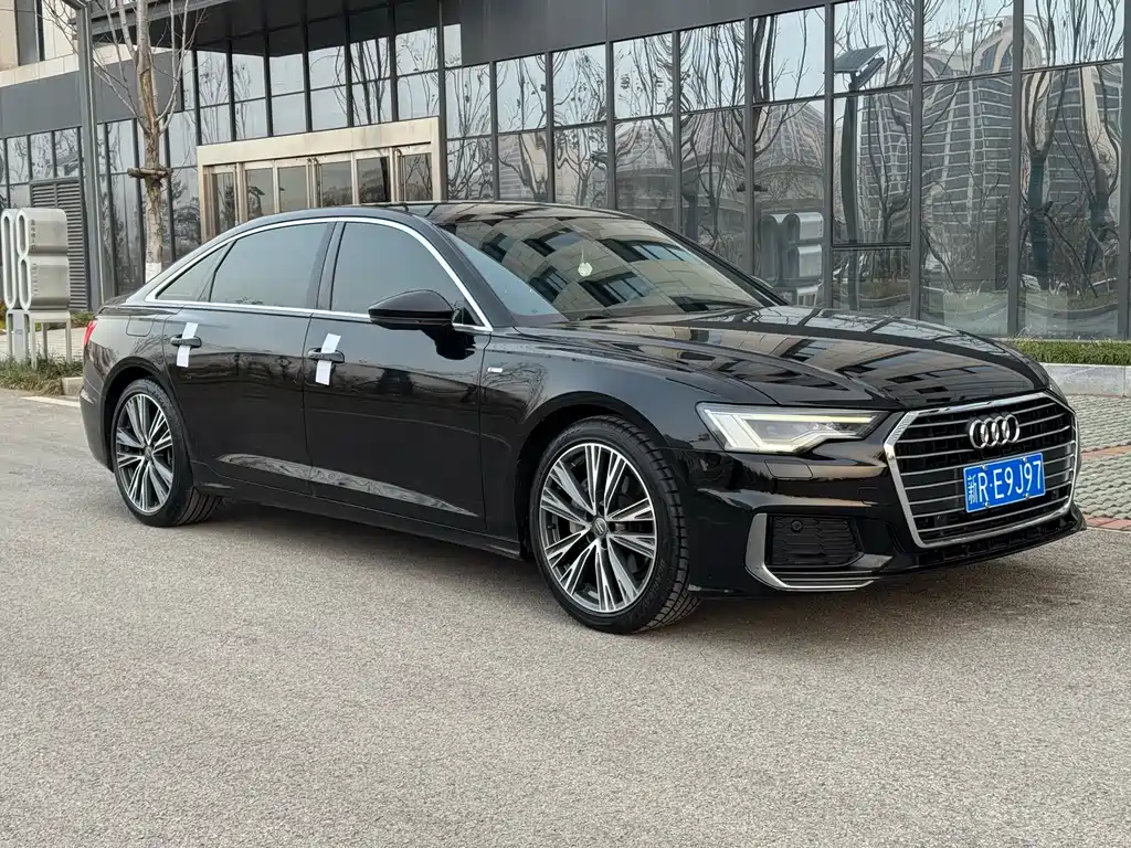 Audi A6L — фото 8