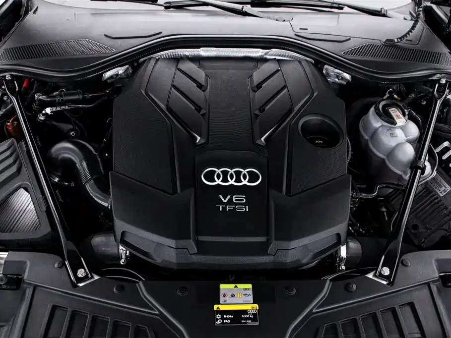 Audi A8 — фото 19