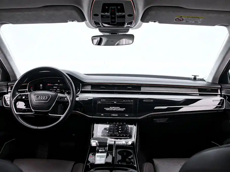 Audi A8 — фото 5