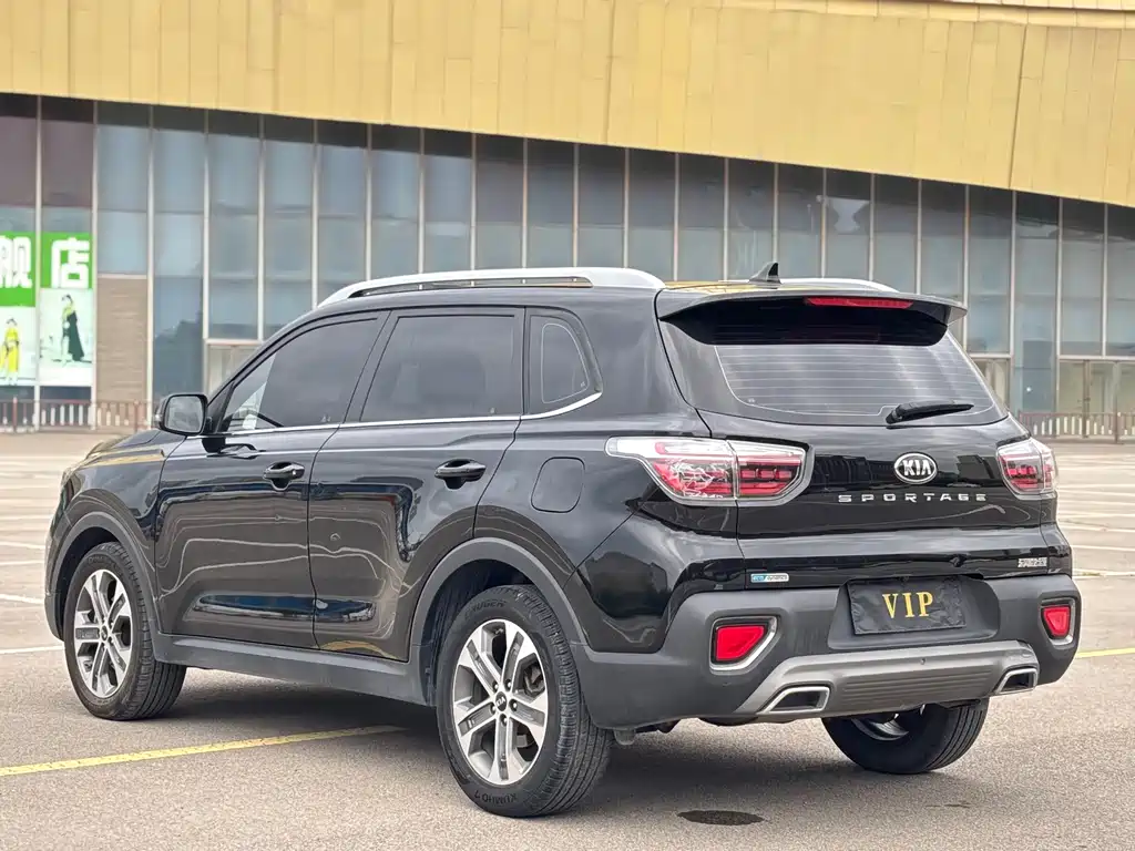 Kia Sportage — фото 9