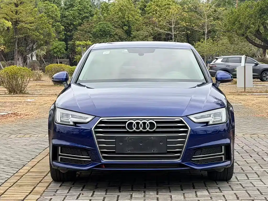 Audi A4L — фото 2