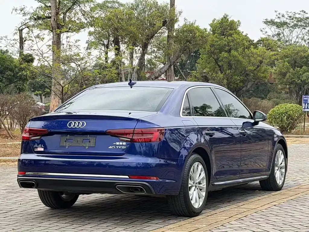 Audi A4L — фото 5