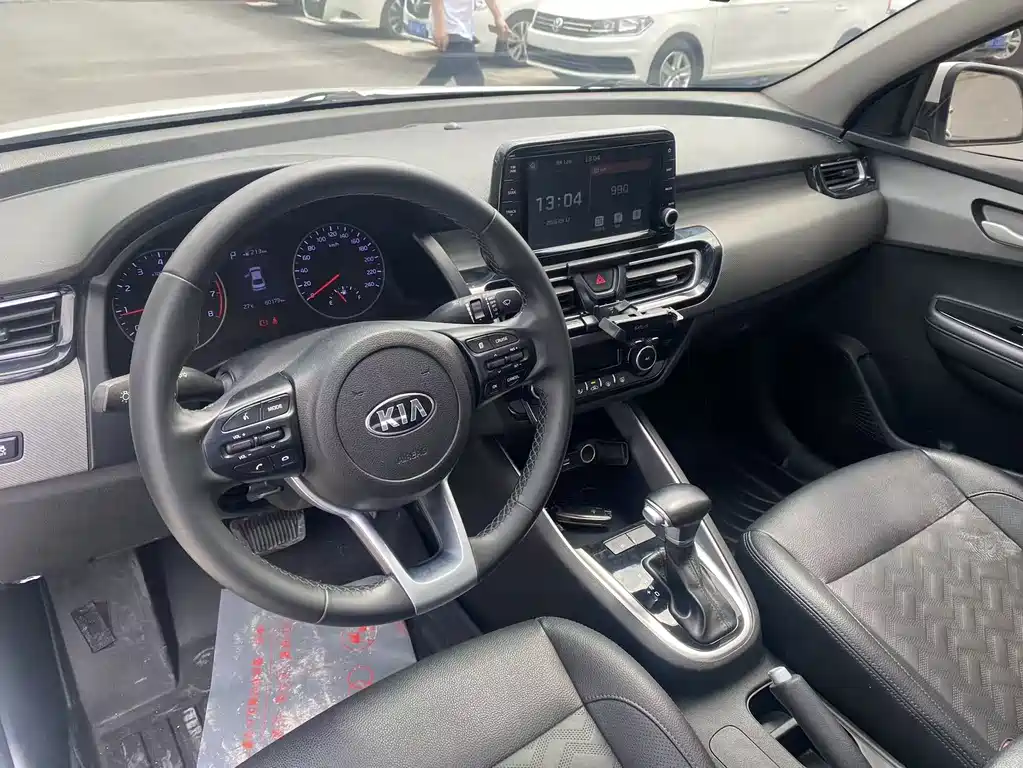 Kia Forte — фото 9