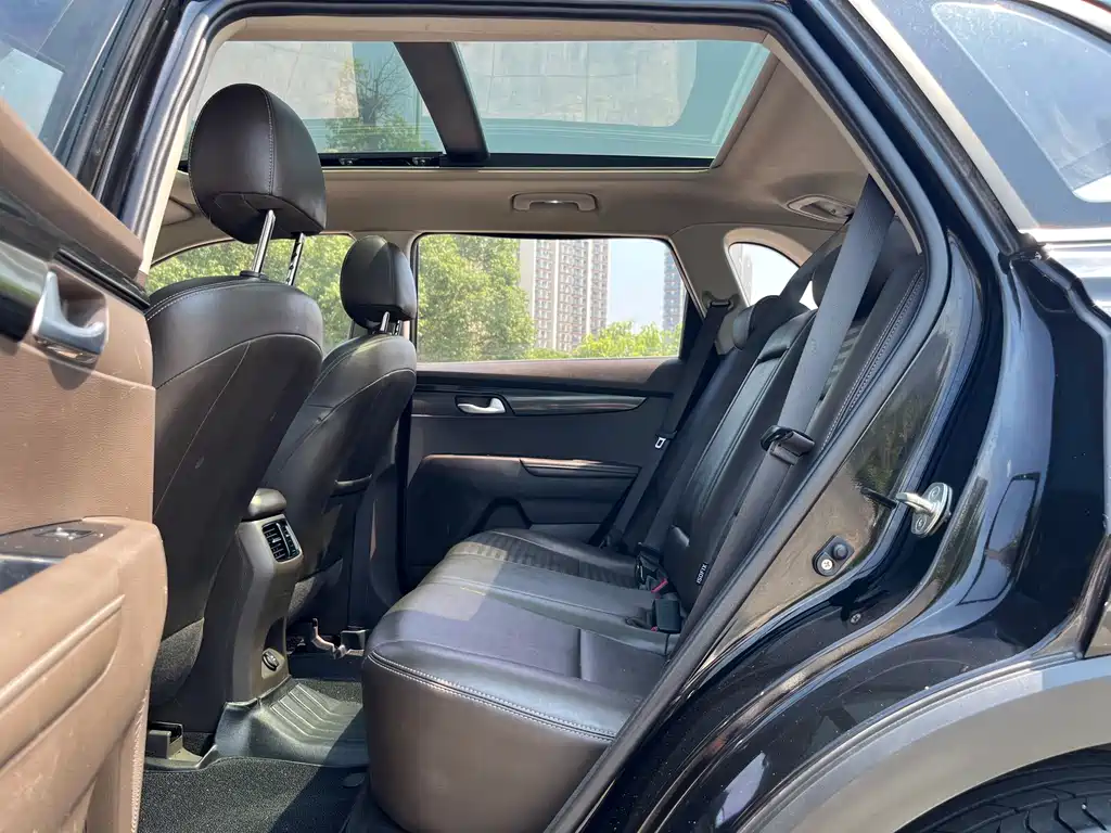 Kia Sportage — фото 6