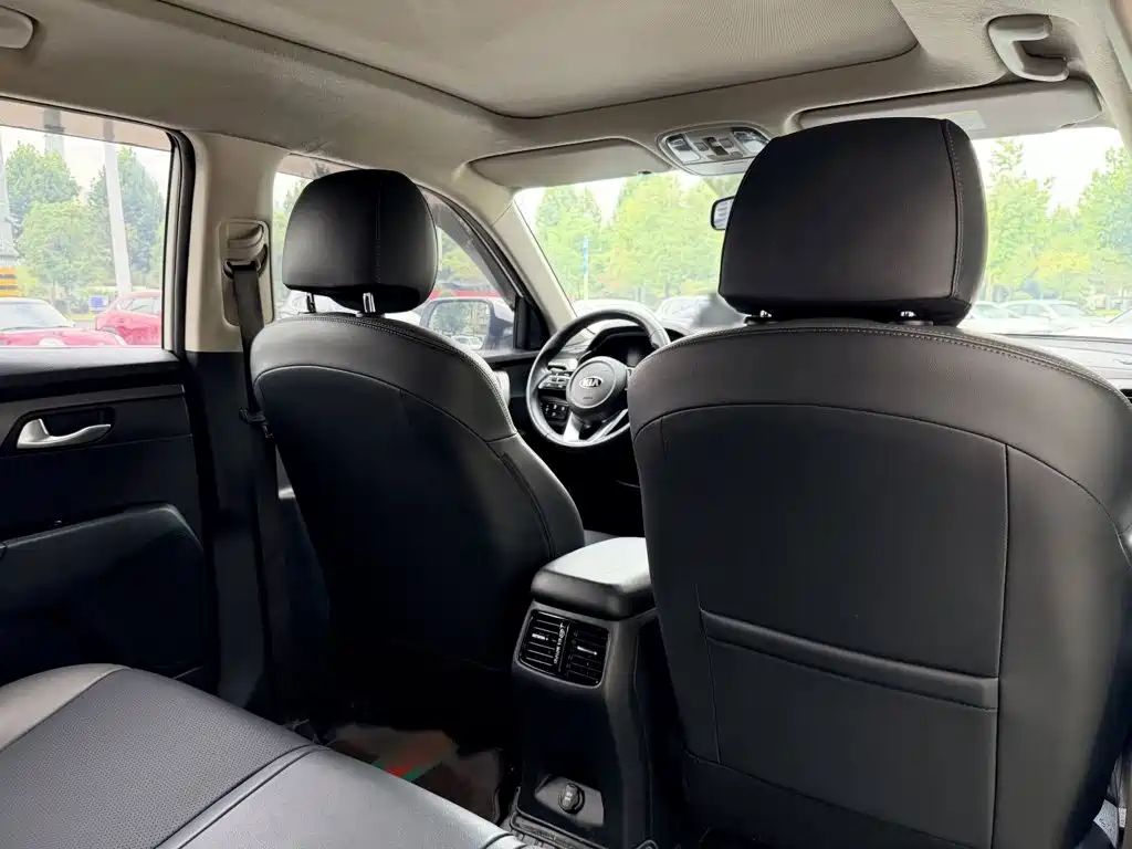 Kia Sportage — фото 8