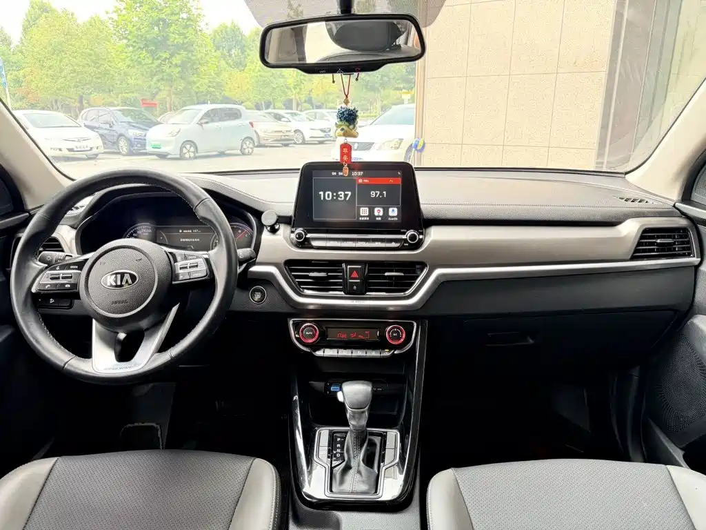 Kia Sportage — фото 9