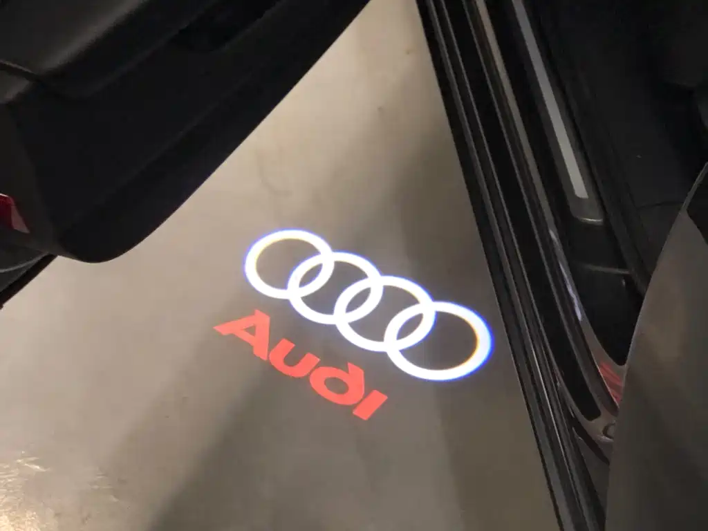 Audi A6L — фото 29