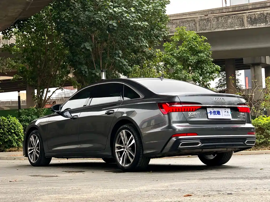 Audi A6L — фото 7