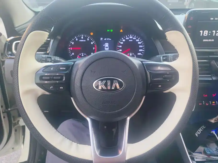 Kia Forte — фото 15
